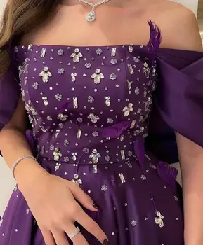Elegantiškos formalios moteriškos vakarinės suknelės Violetinės nuo pečių Blizgančios prom suknelės Karoliukai Krištolinė A linija su plunksnomis Vakarėlių chalatai - Nuotrauka 2  