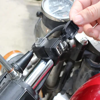 Universalus 12V vandeniui atsparus motociklo motociklo vairas Dvigubas USB lizdo skirstytuvo įkroviklio maitinimo adapteris mobiliajam telefonui - Nuotrauka 1  